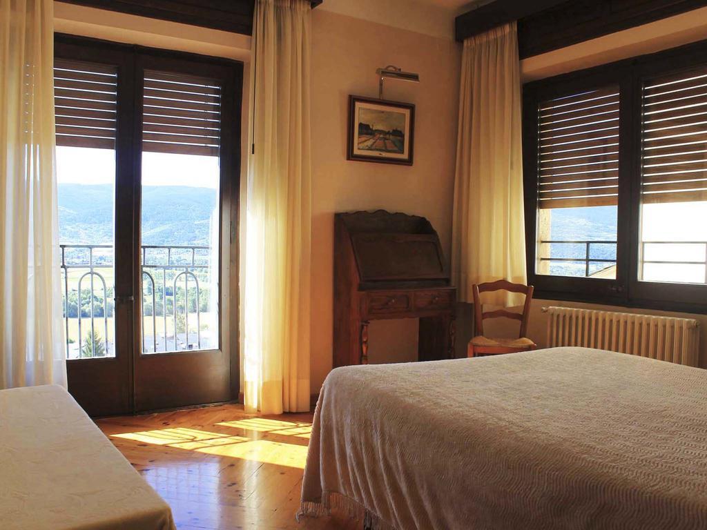 Hostal Rita Belvedere Puigcerda Ngoại thất bức ảnh