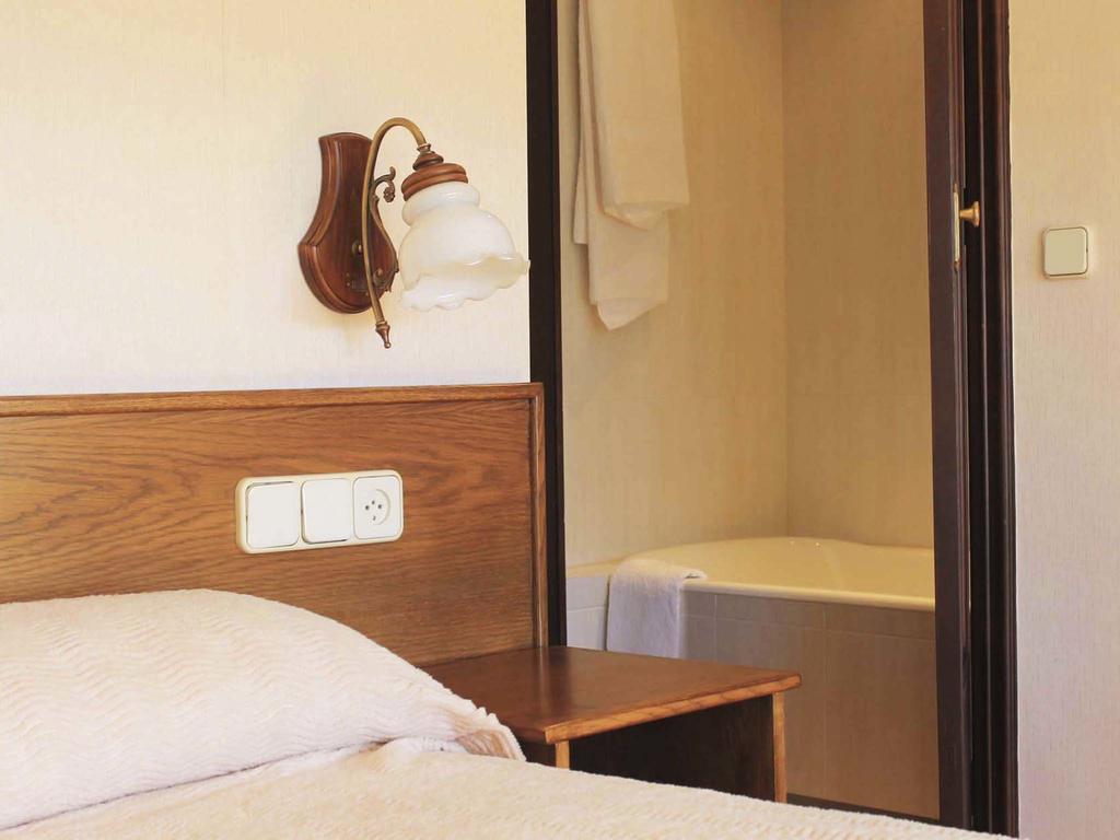 Hostal Rita Belvedere Puigcerda Ngoại thất bức ảnh