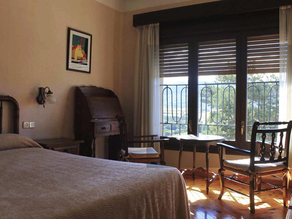 Hostal Rita Belvedere Puigcerda Ngoại thất bức ảnh