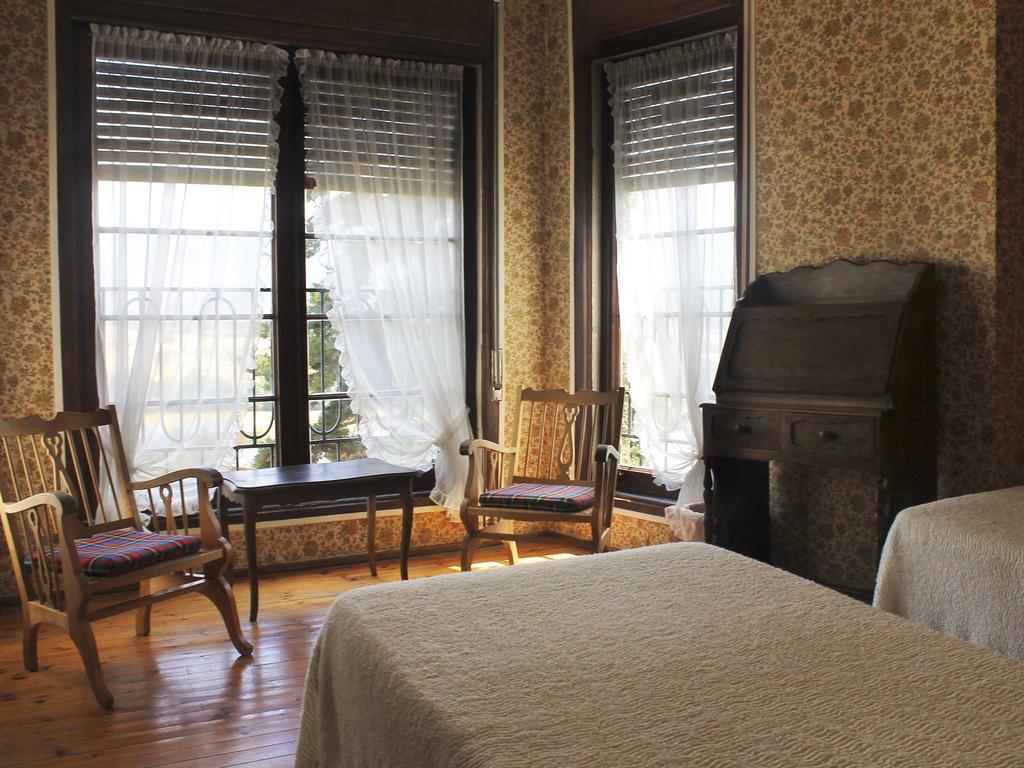 Hostal Rita Belvedere Puigcerda Ngoại thất bức ảnh