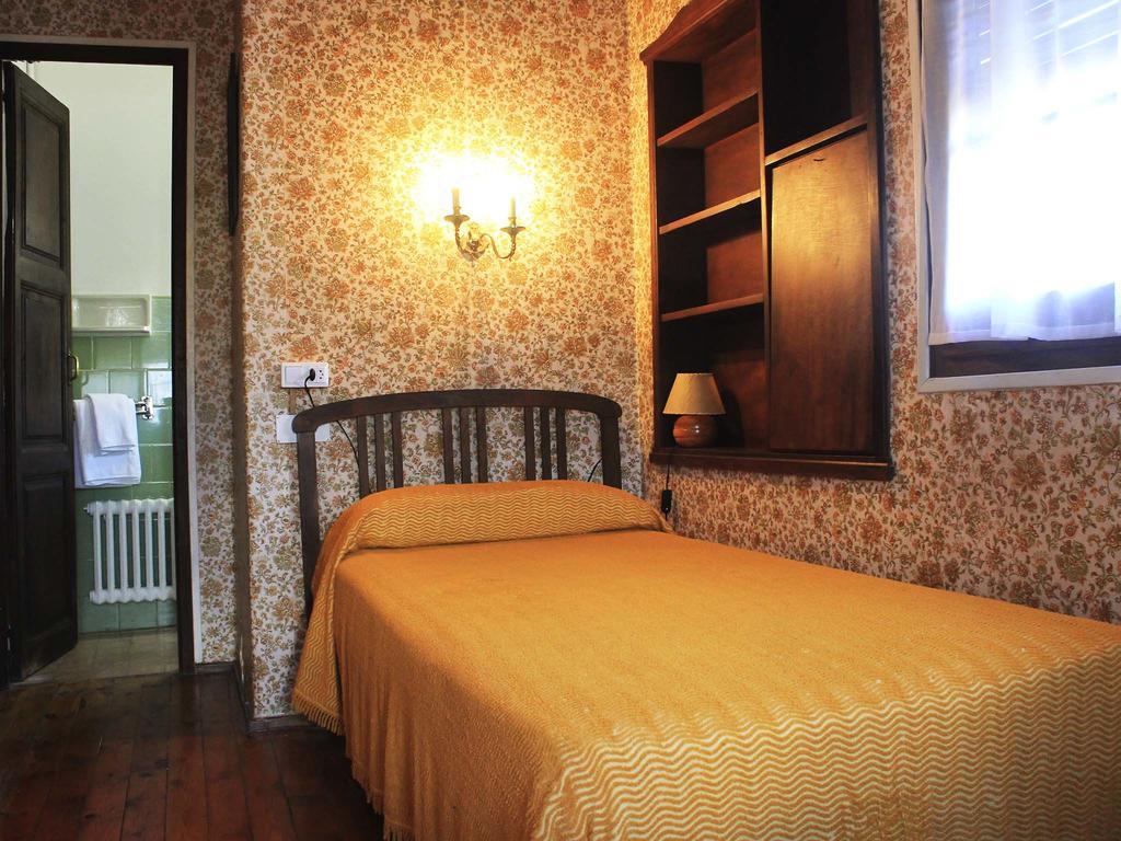 Hostal Rita Belvedere Puigcerda Phòng bức ảnh