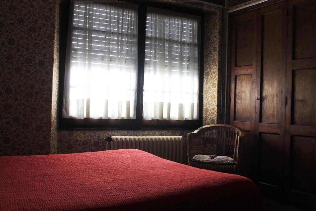 Hostal Rita Belvedere Puigcerda Ngoại thất bức ảnh