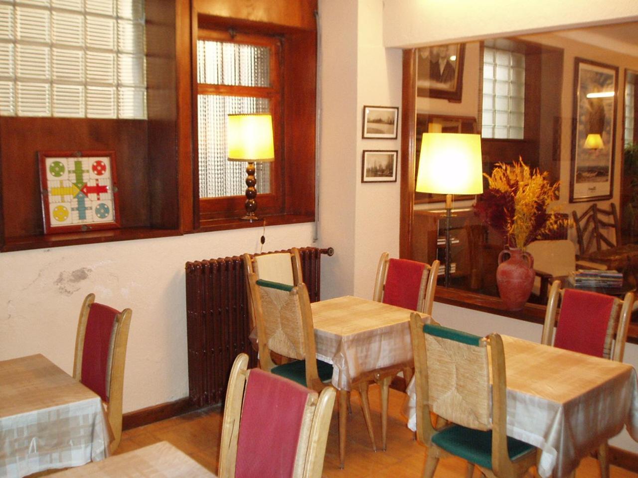Hostal Rita Belvedere Puigcerda Ngoại thất bức ảnh